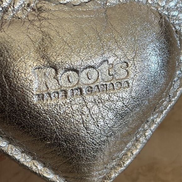 Roots Leather Heart Shaped Keychain “Text Me” Silver - Picture 5 of 6